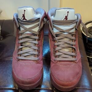Jordan Men's Maroon Sneakers